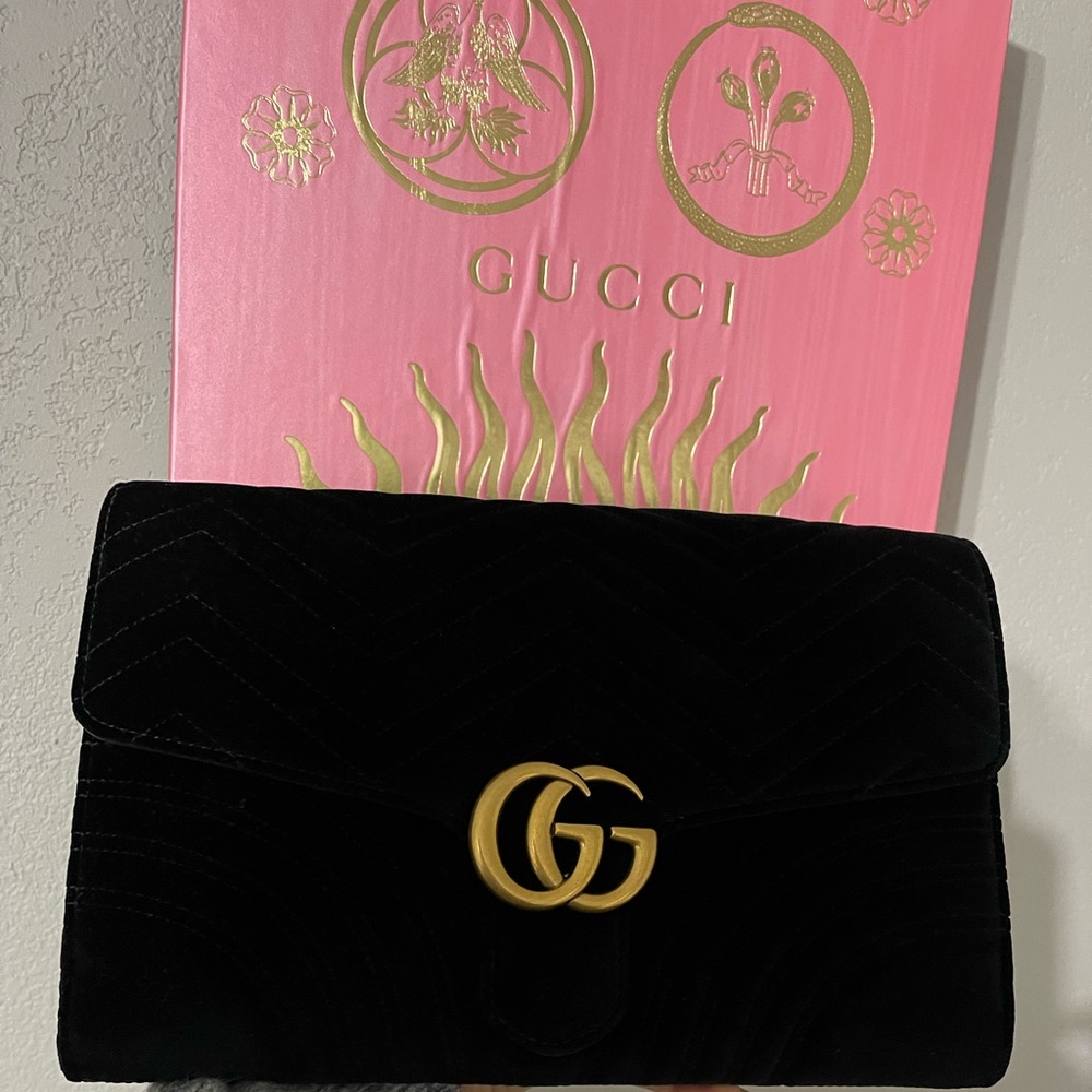 AUTHENTIC Gucci GG Marmont Matelasse black velvet